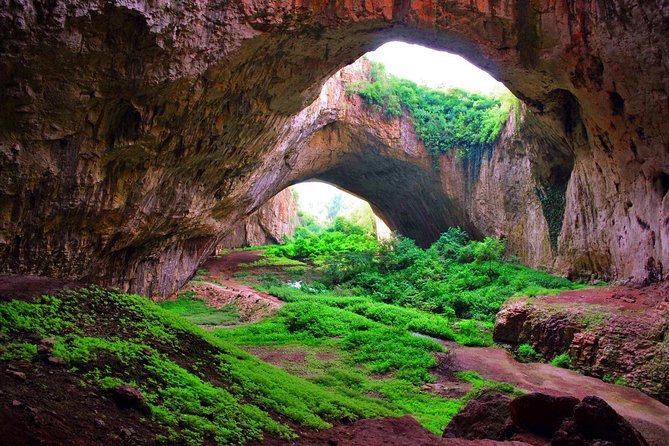 3 Caves tour - Saeva dupka , Eyes of God cave & Devetashka Cave - The three cave stops at a glance