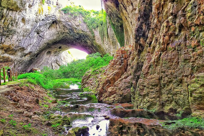 3 Caves tour - Saeva dupka , Eyes of God cave & Devetashka Cave - Why these three caves work well together
