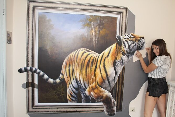 Admission Ticket to Illusions in Museum in Veliko Turnovo - The strongest photo opportunities