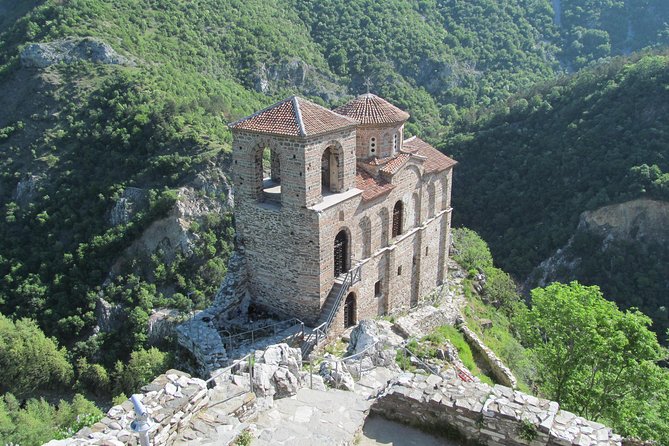 Bachkovo Monastery & Asen's Fortress - day tour from Plovdiv - Guides are a major part of the value