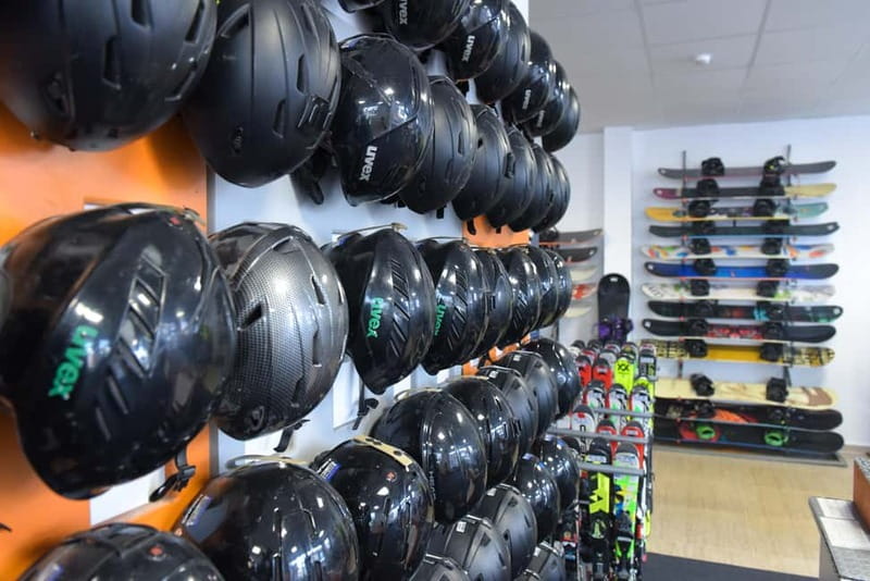 Bansko: Ski and Snowboard equipment rental - Clothes and accessories are available, but not included