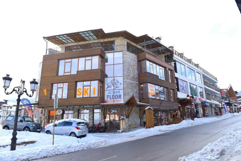 Bansko: Ski and Snowboard equipment rental - What the $20 rental includes