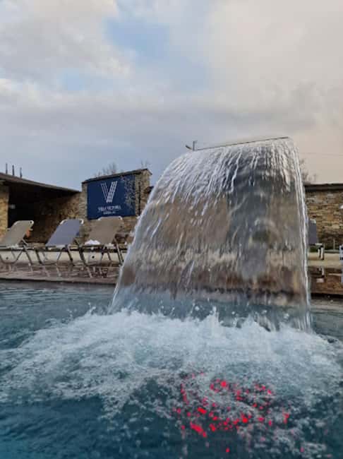 Bansko: Villa Victoria Thermal Pool Escape - Changing rooms, showers, and the restaurant
