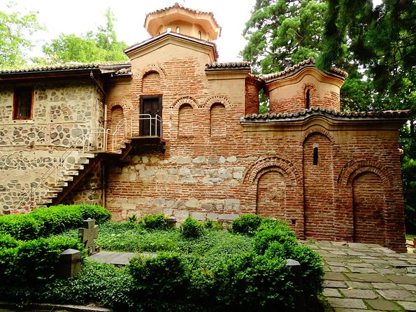 Bulgaria and Serbia in One Day from Sofia - The value of an eight-hour private-feeling trip