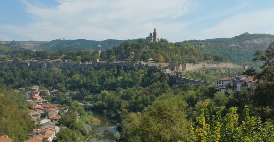 From Bucharest: Bulgaria 1-Day Tour - Basarbovo Monastery and its unusual setting