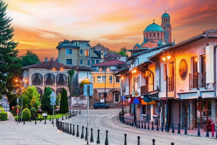 From Bucharest: Full-Day Trip to Bulgaria - Arbanasi Village and its high-plateau views