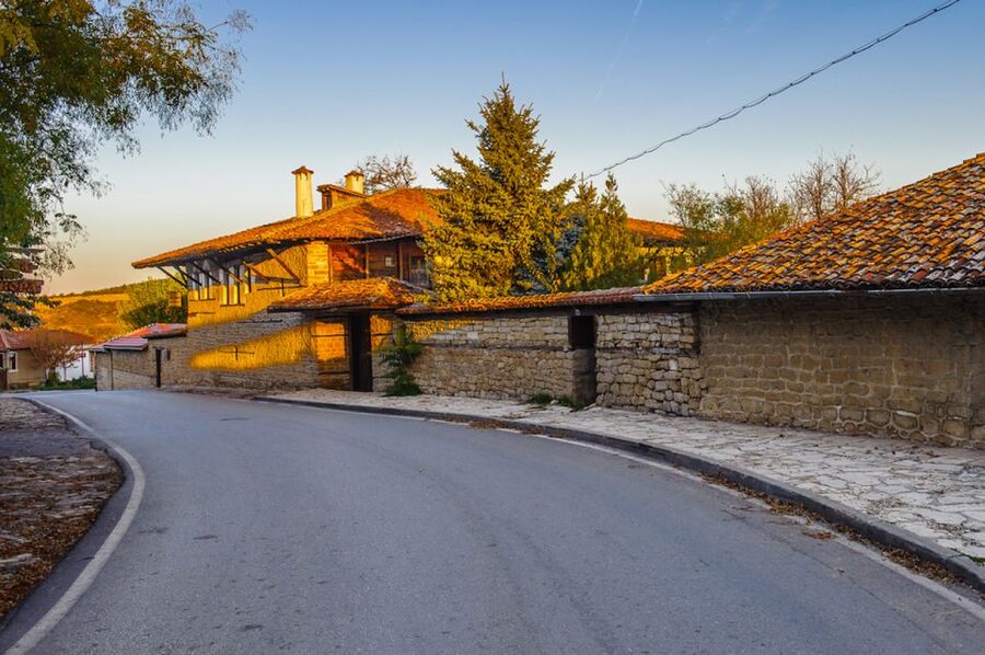 From Bucharest: Small Group Day Trip to Medieval Bulgaria - What the 12-hour schedule feels like