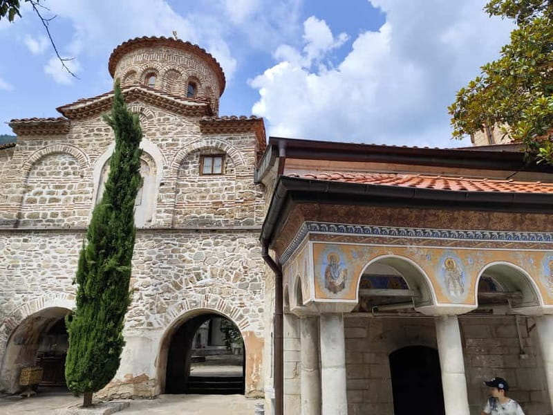 From Plovdiv: Wonderful Bridges and Rhodope Cuisine Day Trip - Rhodope cuisine in a local setting