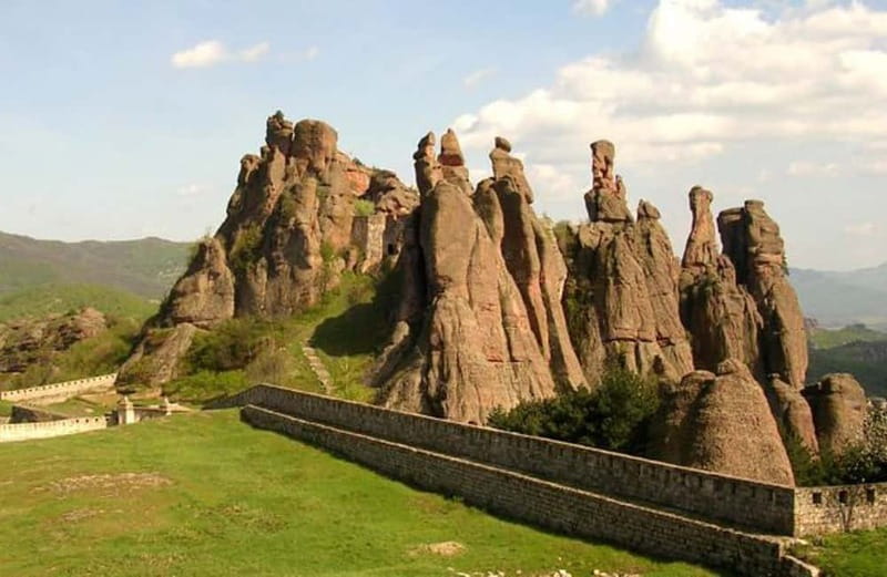 From Sofia: Belogradchik Rocks & Venetsa Cave Full-Day Tour - Lunch in the hills, with Bulgarian food on the side