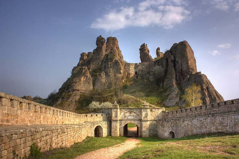 From Sofia: Belogradchik Rocks & Venetsa Cave Full-Day Tour - Should you book the Belogradchik Rocks tour?