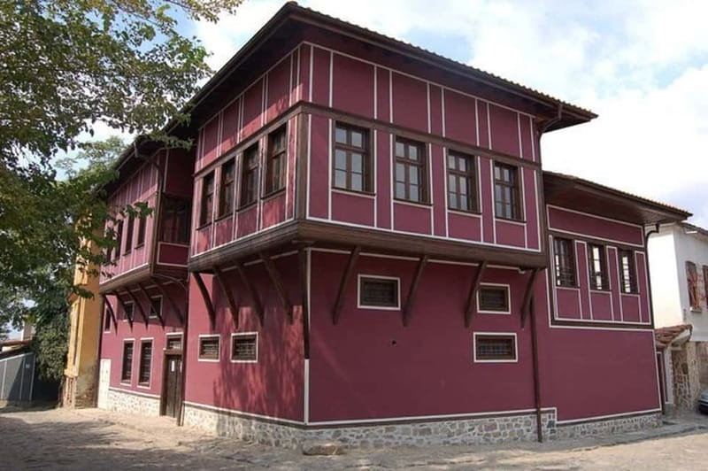 From Sofia: Full-Day Tour to Plovdiv and Bachkovo Monastery - What the guide adds to the day