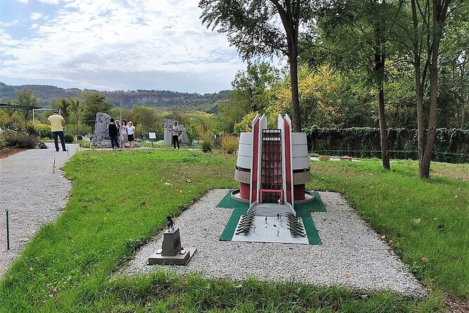 Guide and Entrance for the Mini Bulgaria Park near Veliko Tarnovo - Photo opportunities without a rushed group