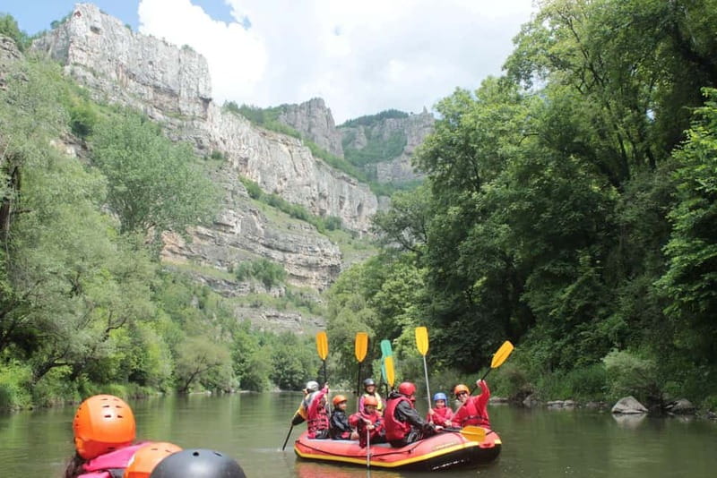 Lakatnik: Rafting on Iskar River - Starting at the rafting base near The Cave