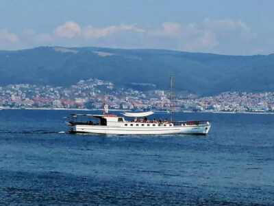 4-Hour Boat Tour incl. Fishing, Lunch & Drinks