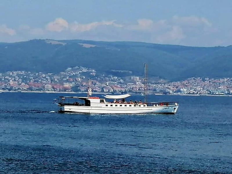 Nessebar: 4-Hour Boat Tour incl. Fishing, Lunch & Drinks - What four hours on the boat feels like