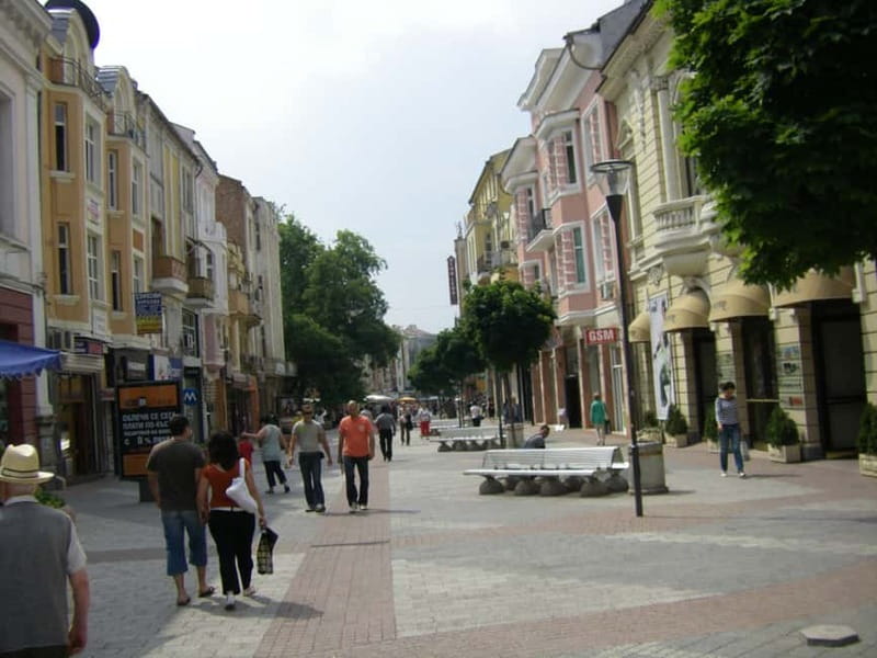 Plovdiv: 2-Hour Sightseeing Walking Tour - Finishing on the long pedestrian street