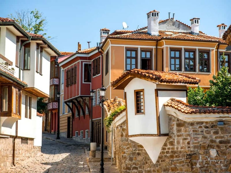Plovdiv and Bachkovo: Private Full-Day Tour from Sofia - Entering Plovdiv’s old quarter