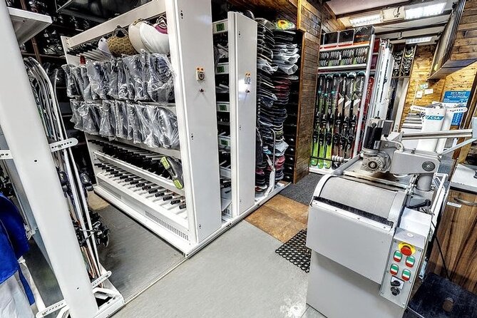 Ski and Snowboard equipment rental in Bansko - Choosing from almost 1,000 ski and snowboard sets
