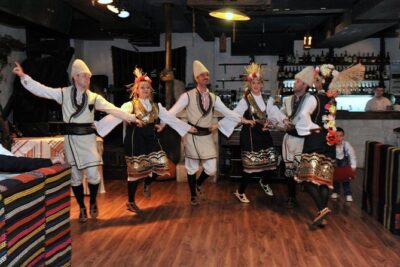 Sofia by Night Panoramic Tour with Dinner and Folklore Show