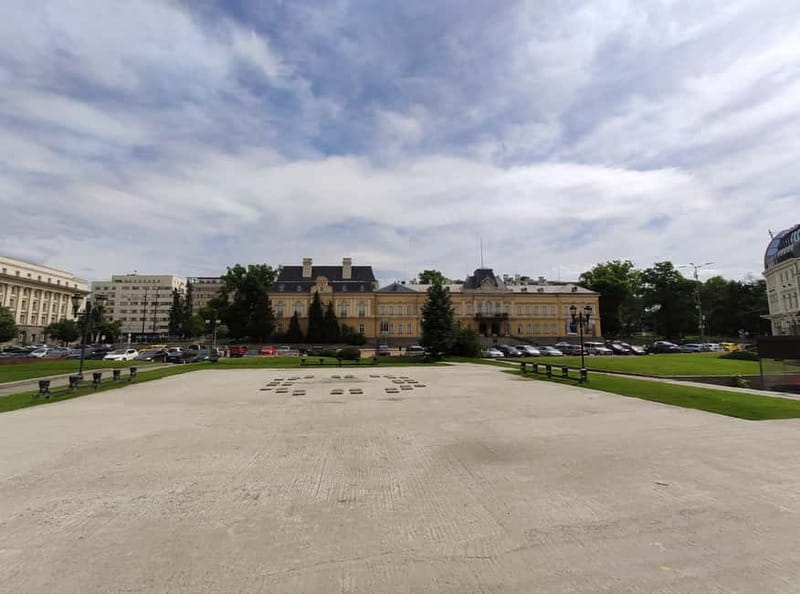 Sofia: Communist History Walking Tour - Borissova Garden and the Monument to the Soviet Army