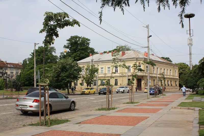 Sofia: Communist History Walking Tour - Prince Alexander Square and the Former Dimitrov Mausoleum