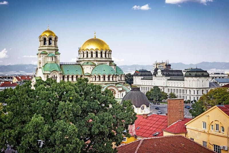 Sofia: Express Walk with a Local in 60 minutes - Beginning at the Monument to the Tsar Liberator
