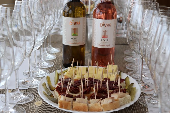 Special History And Wine Tour including Wine Tasting - Buying a bottle after the tasting