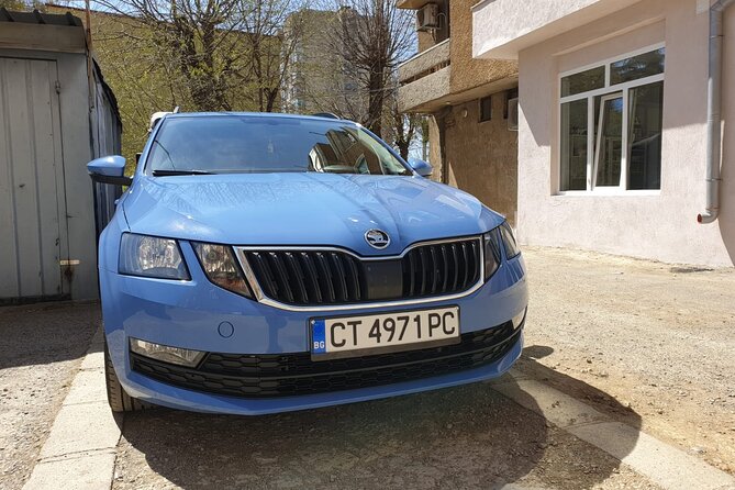Transfer Plovdiv to Sofia airport/city with a car 3+1 - Pickup in Plovdiv: keep the meeting point clear