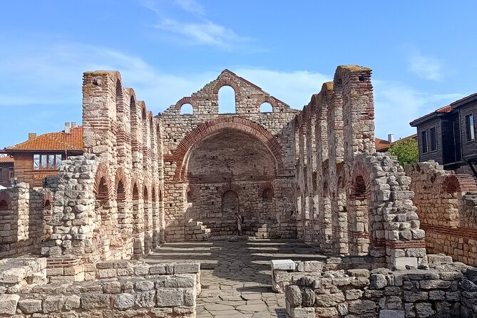 UNESCO's World heritage Old Nessebar - the town of 40 churches - Entering UNESCO-listed Old Nessebar