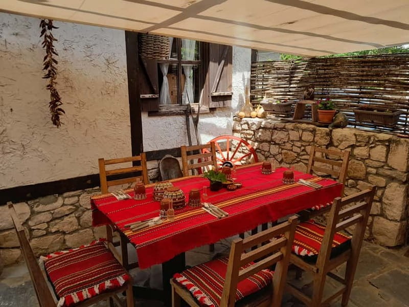 Varna: Guided VIP Tour - Magic Spring Complex: a short pause with local flavor