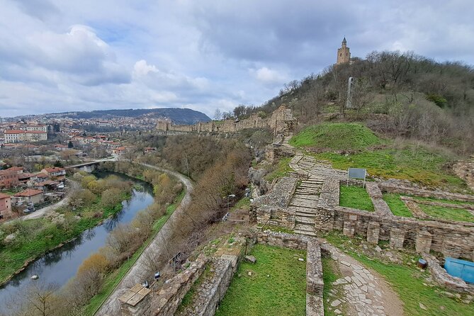 Veliko Tarnovo and Arbanasi day tour from Sofia with pickup - Ninety minutes for lunch and free time