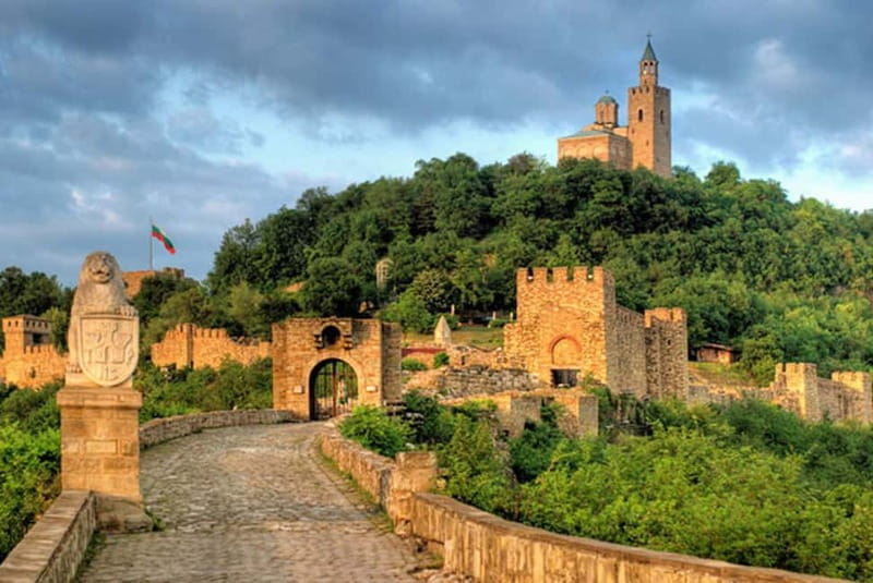 Veliko Tarnovo & Arbanasi Full day tour - Veliko Tarnovo’s city streets and one hour of free time