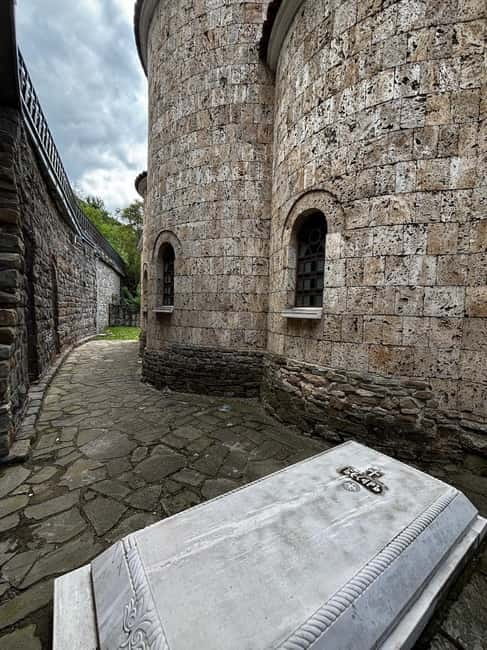 Veliko Turnovo-Bulgarian old capital and Arbanasi - Arbanasi, churches, and traditional architecture
