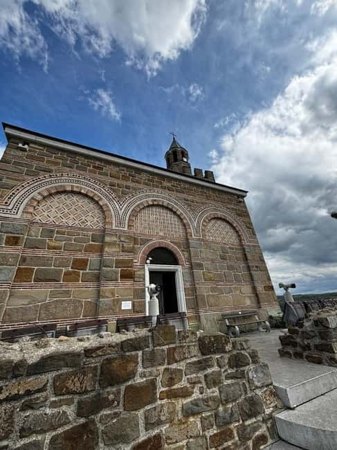 Veliko Turnovo-Bulgarian old capital and Arbanasi - The three-hour ride from Sofia