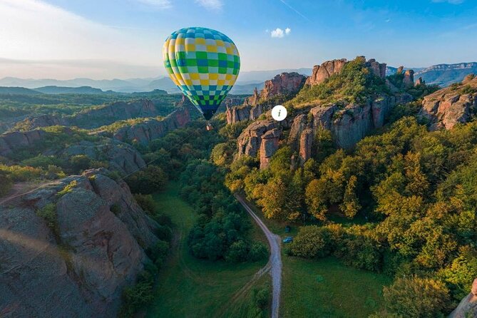 Virtual Hot Air Balloon Ride over the Belogradchik Rocks - A professional pilot adds more than scenery